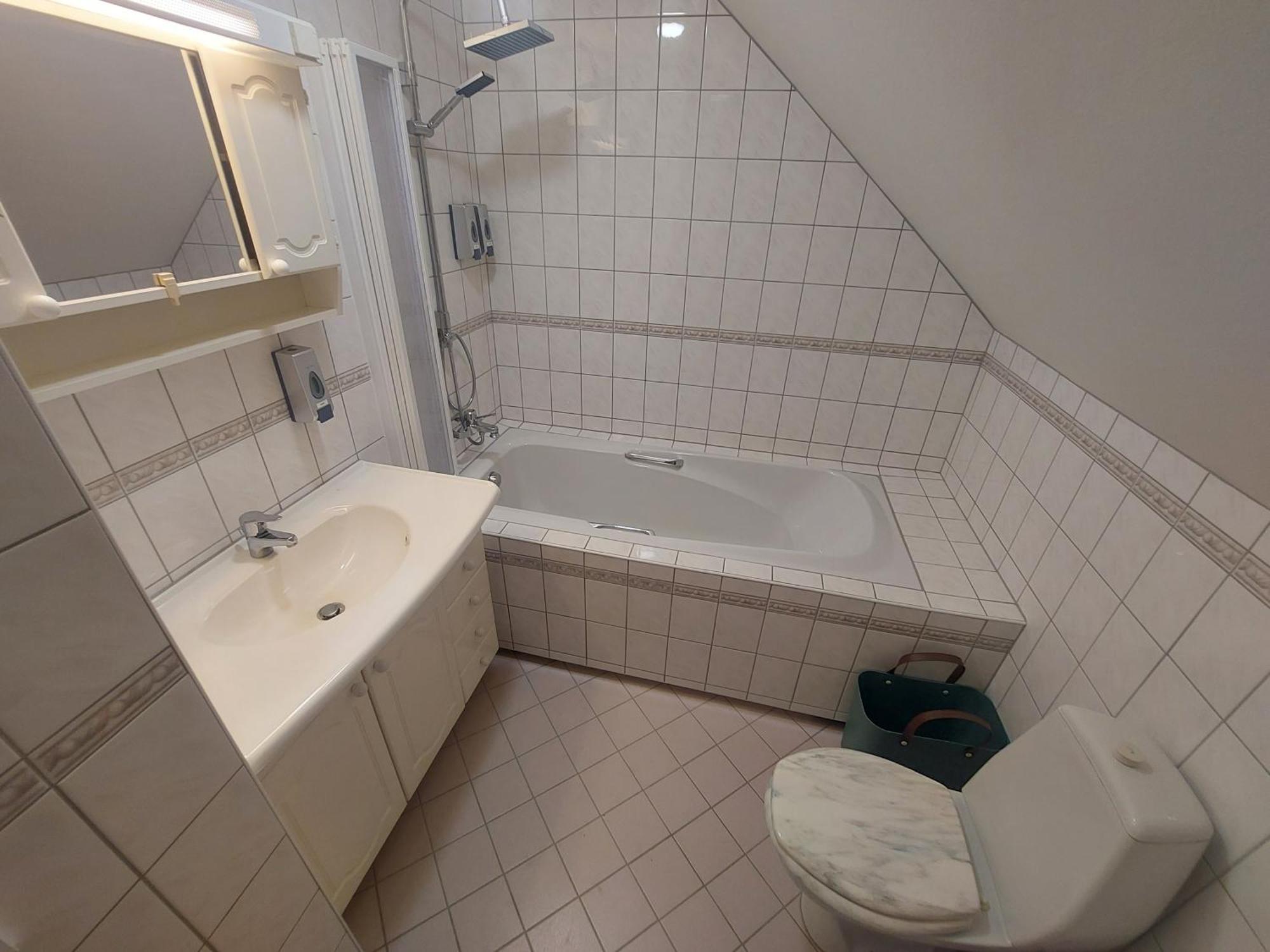 - - Buekfurdo Apartment Buk
