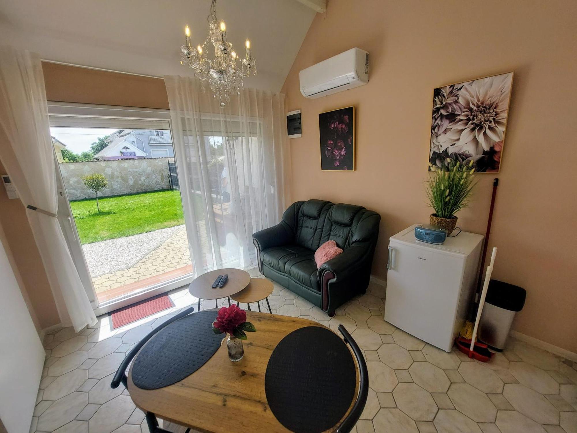 Apartment - - Buekfurdo *