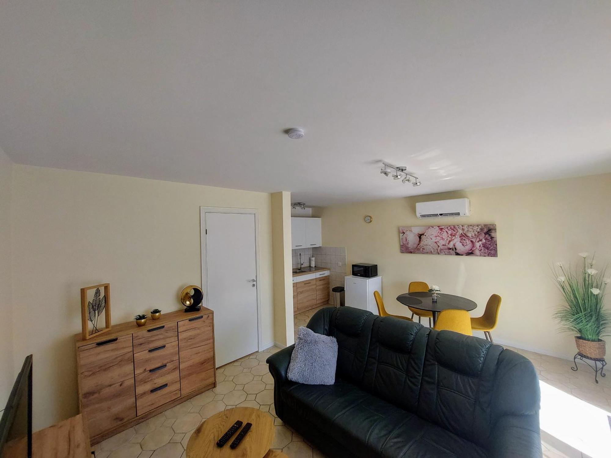 Apartment - - Buekfurdo
